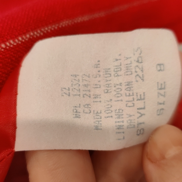 Vintage style red vest with white pinstripe design . - Picture 6 of 6